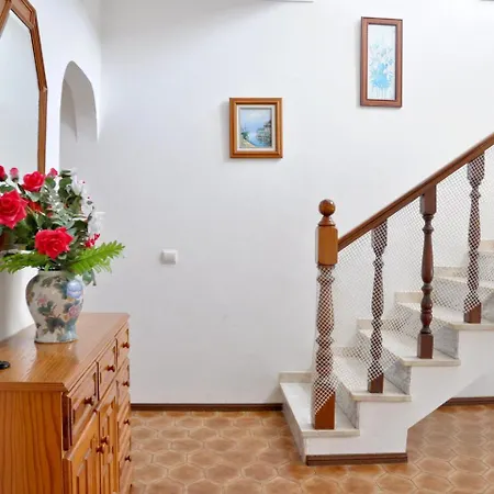 Spacious In With Private Pool *